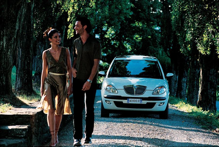  Lancia Ypsilon 2003 года  (фото 32 из 114)
